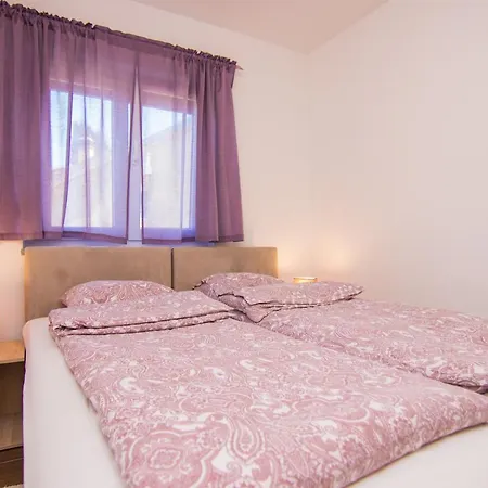 Apartmani Mario Malinska Exterior foto